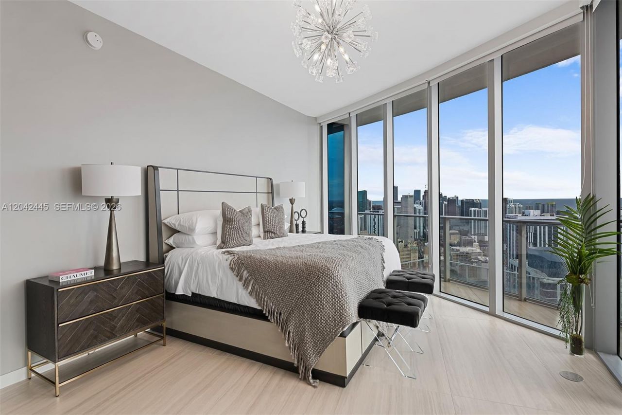 851 NE 1st Ave , Unit 4912, Miami, FL 33132 Photo