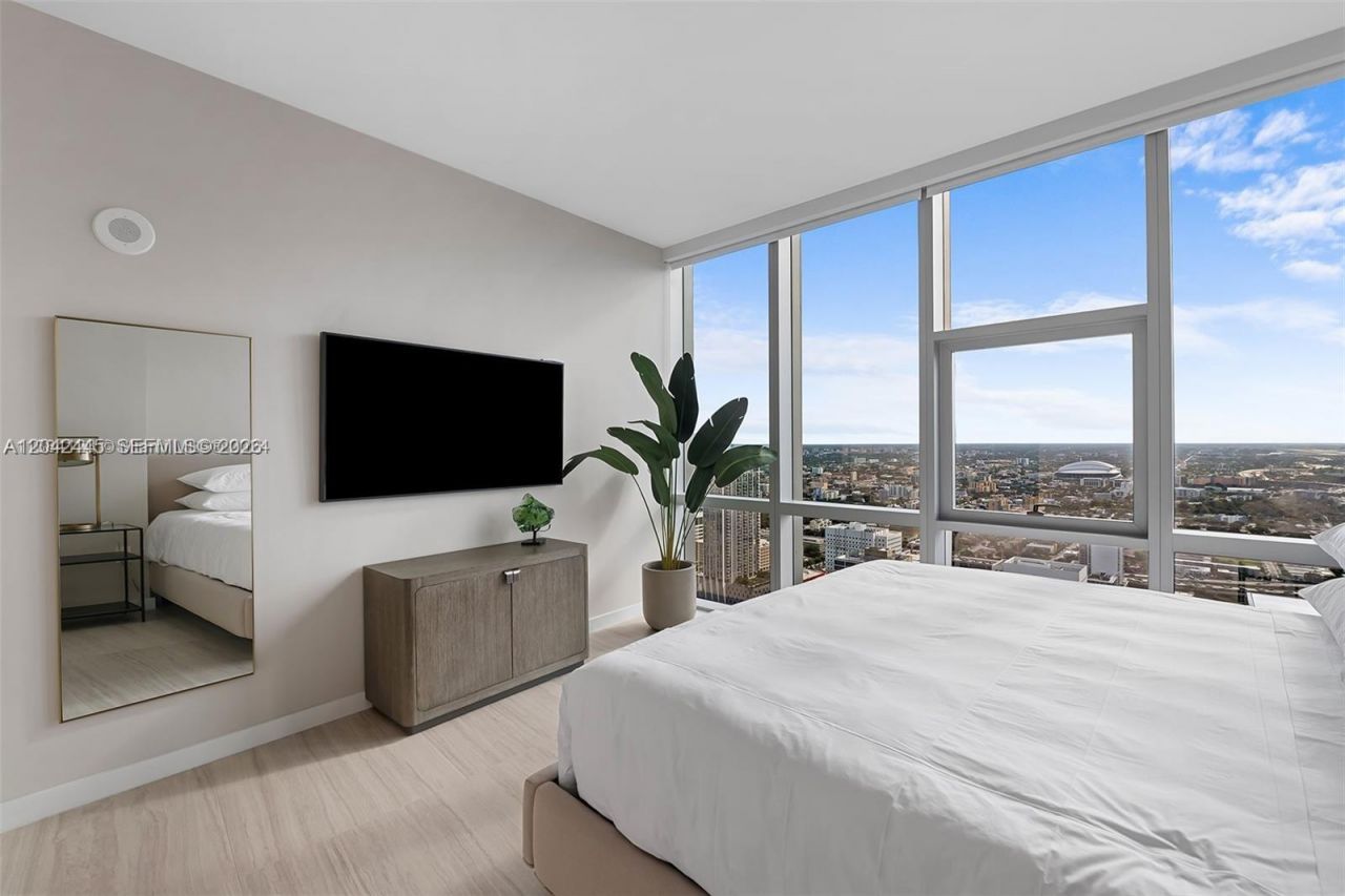 851 NE 1st Ave , Unit 4912, Miami, FL 33132 Photo