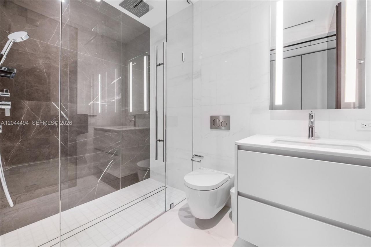300 Biscayne Blvd Way, Unit 5104, Miami, FL 33131 Photo