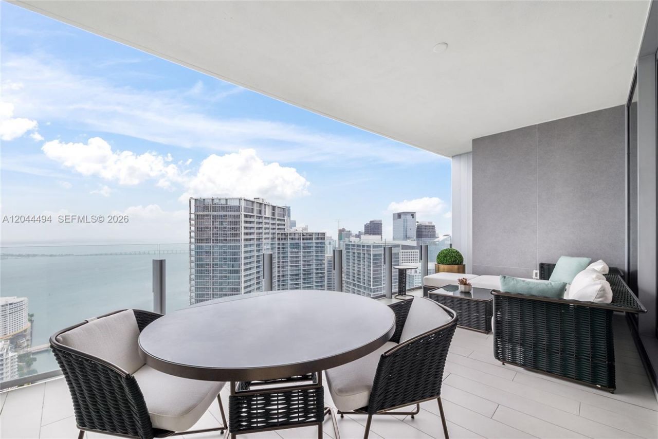 300 Biscayne Blvd Way, Unit 5104, Miami, FL 33131 Photo