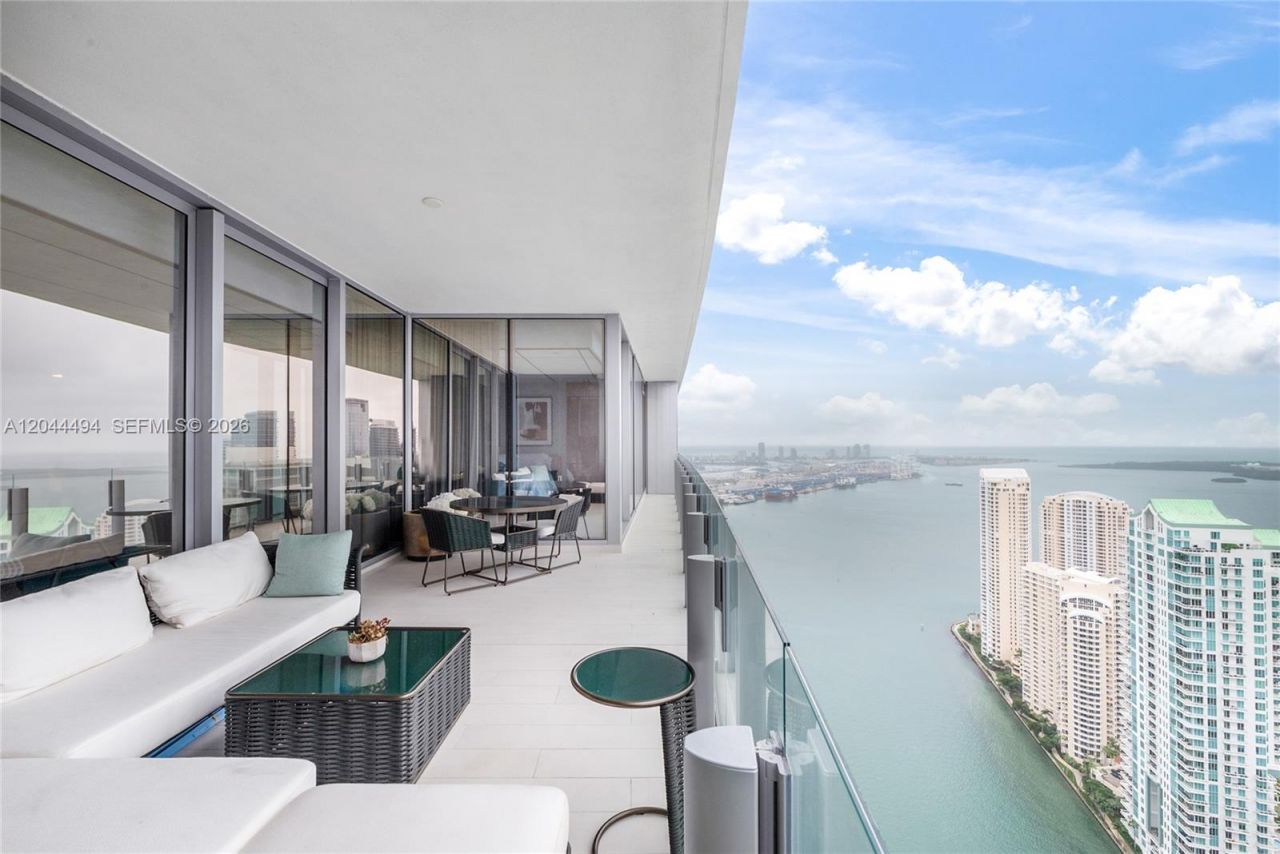 300 Biscayne Blvd Way, Unit 5104, Miami, FL 33131 Photo