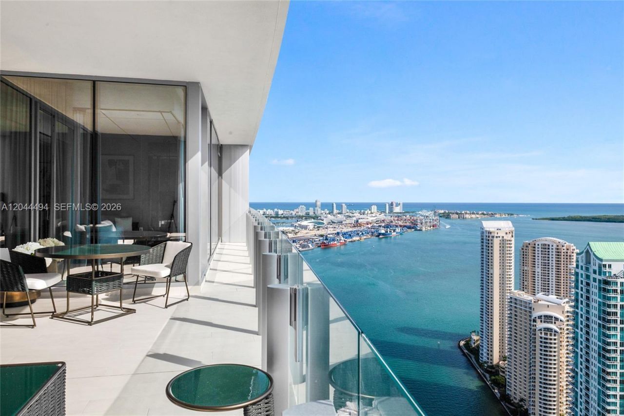 300 Biscayne Blvd Way, Unit 5104, Miami, FL 33131 Photo