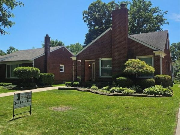 20296 Damman Street, Harper Woods, MI 48225