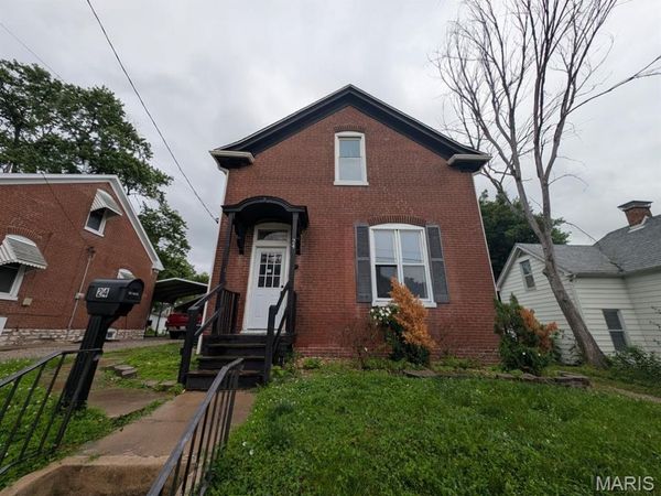 24 S 14th Street , Belleville, IL 62220