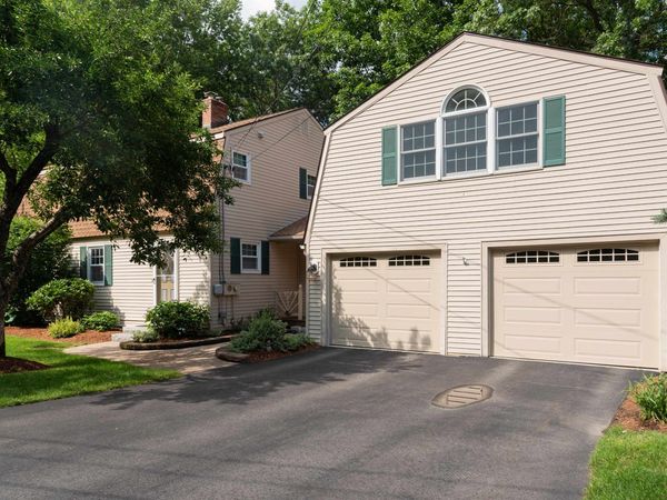130 Lindstrom Lane, Manchester, NH 03104