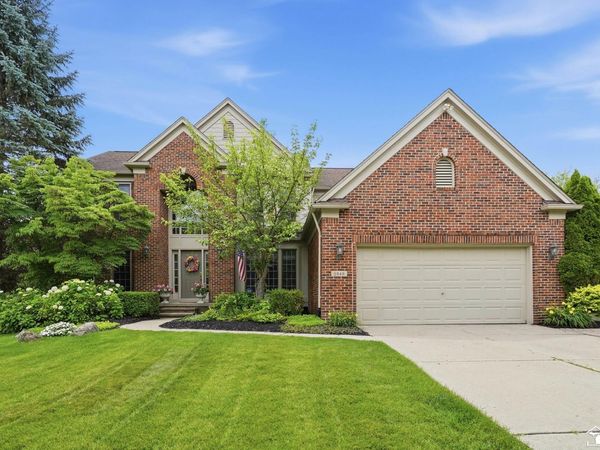 5040 cherry blossom circle Circle, West Bloomfield, MI 48324