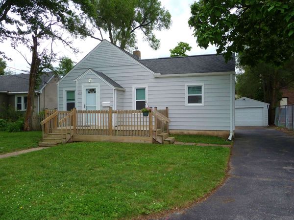 403 Loves Court, LOVES PARK, IL 61111