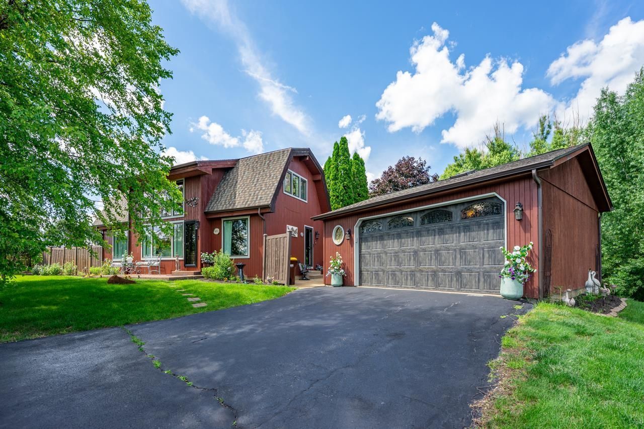 4878 Walnut Grove, Poplar Grove, IL 61065 Main Photo