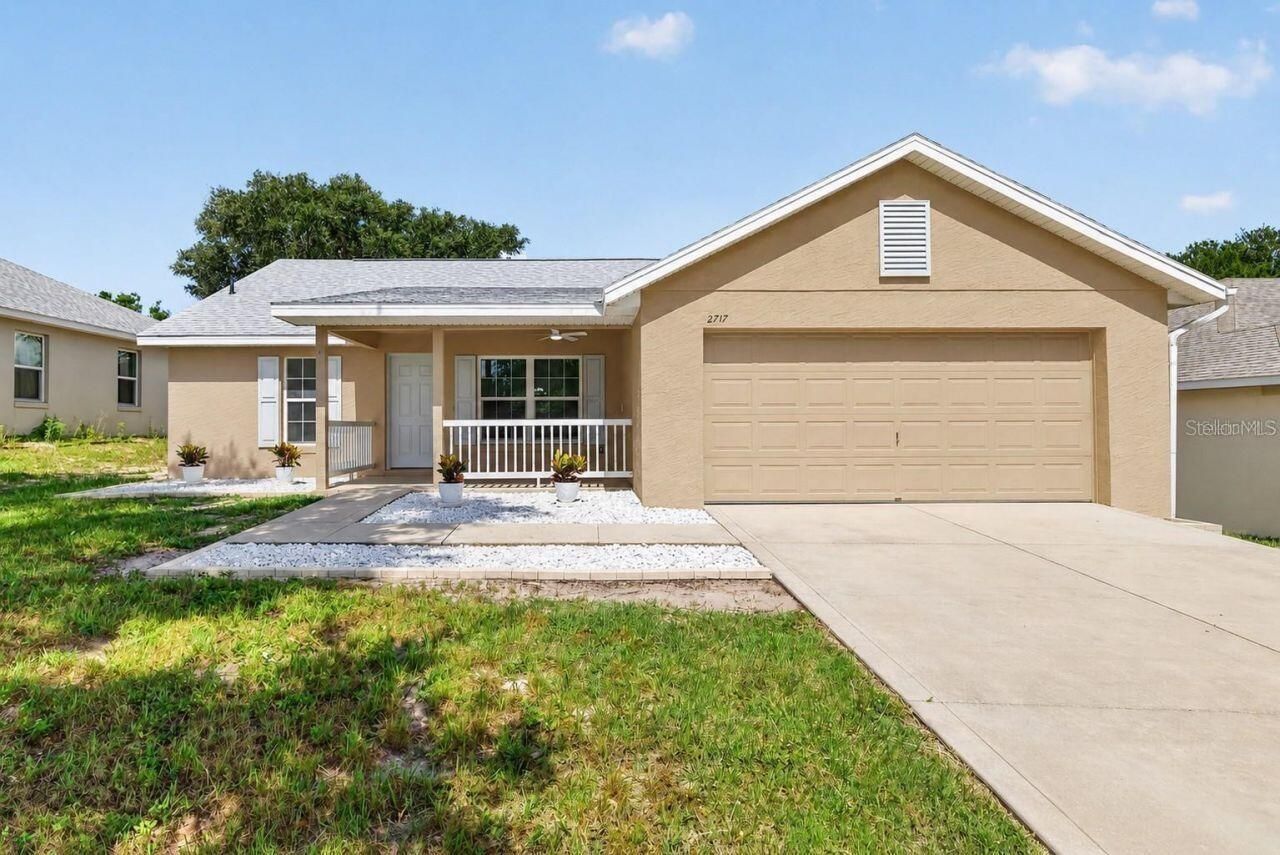 2717 Savannah Drive, Leesburg, FL 34748 Main Photo