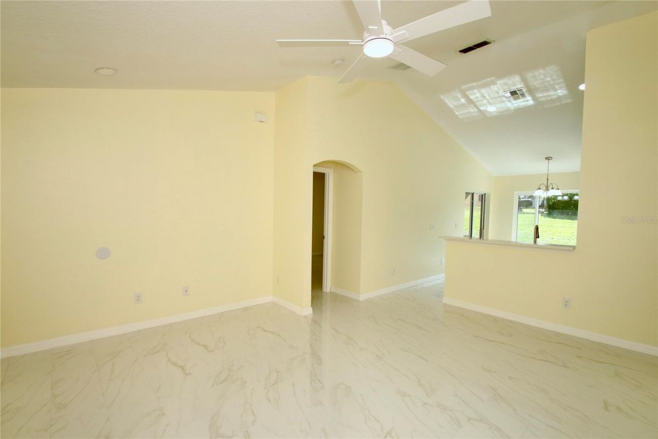 2717 Savannah Drive, Leesburg, FL 34748 Photo