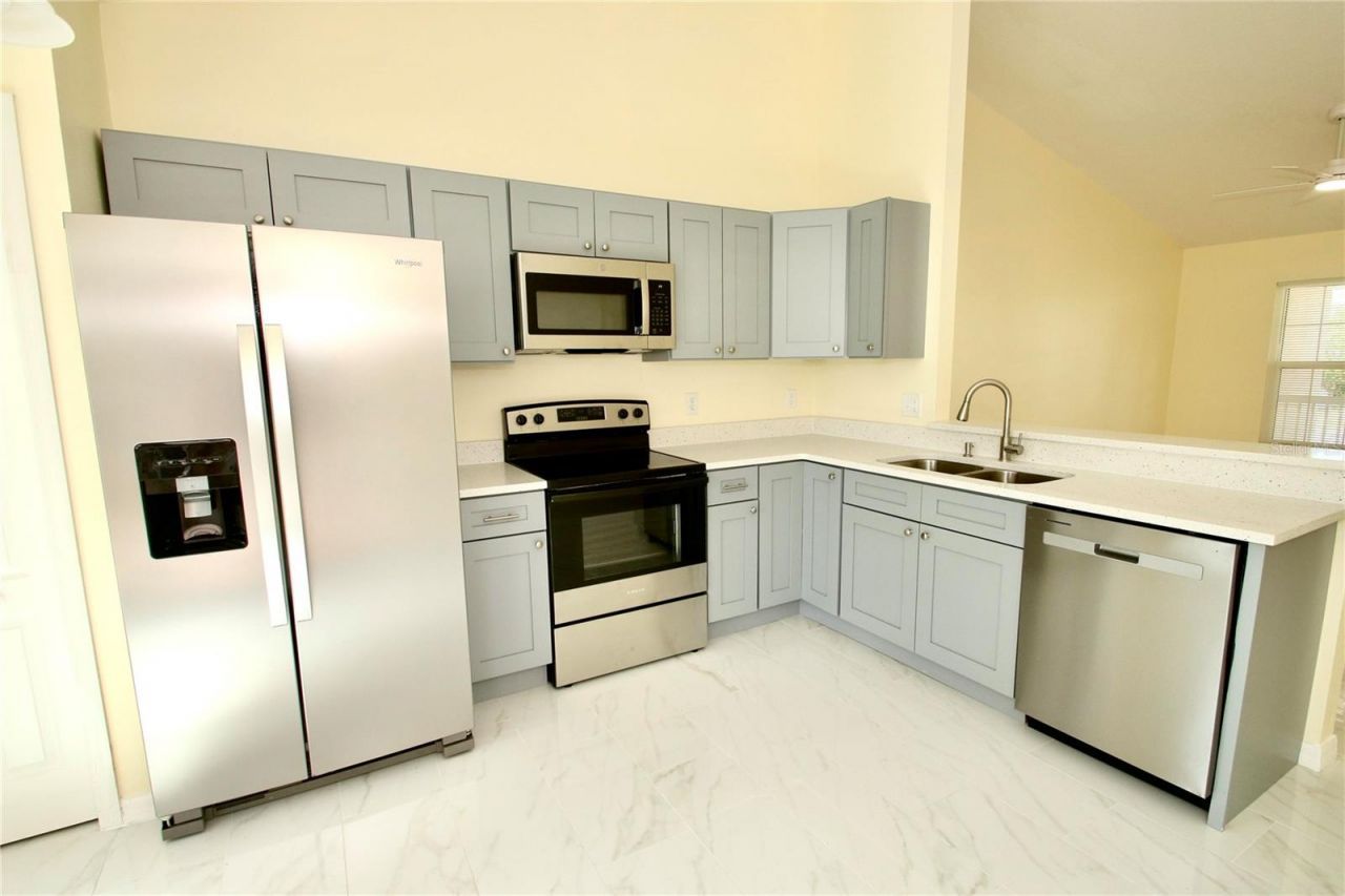 2717 Savannah Drive, Leesburg, FL 34748 Photo