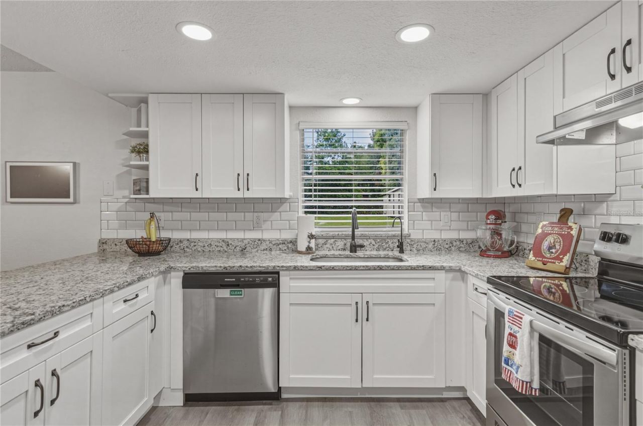 37320 Moore Drive , Dade City, FL 33525 Photo