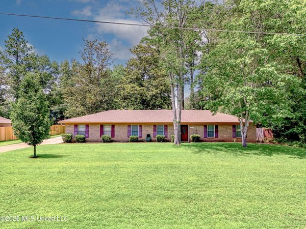 501 Elmwood Street, Vicksburg, MS 39180