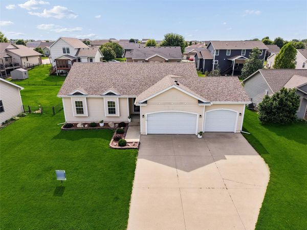 1716 NW Gabus Drive , Grimes, IA 50111