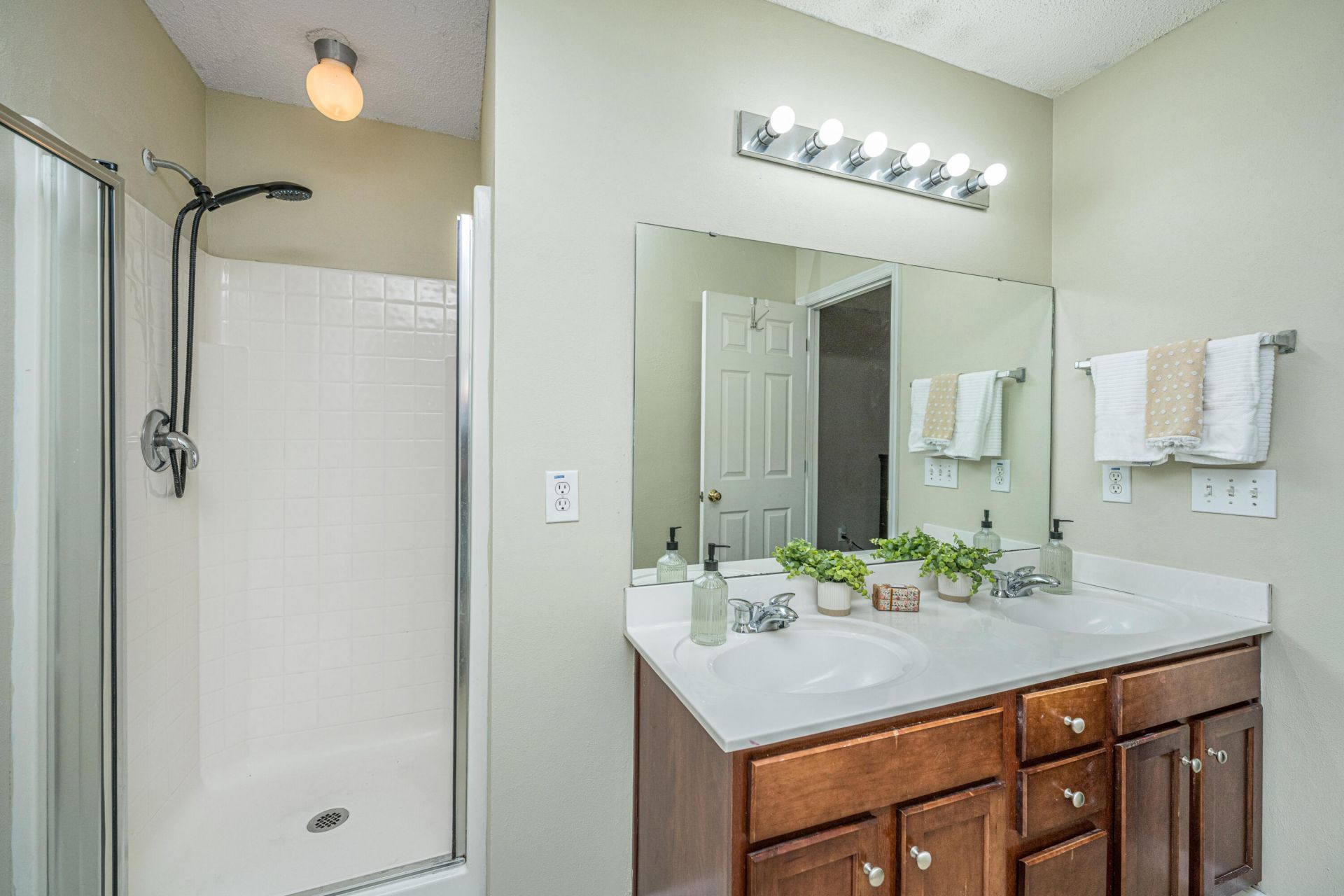 1102 Deerberry Road Photo 24