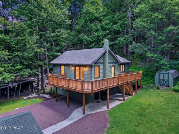 215 Lennon Road, Greentown, PA 18426