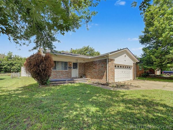 316 N CARLSBAD Street , Owasso, OK 74055