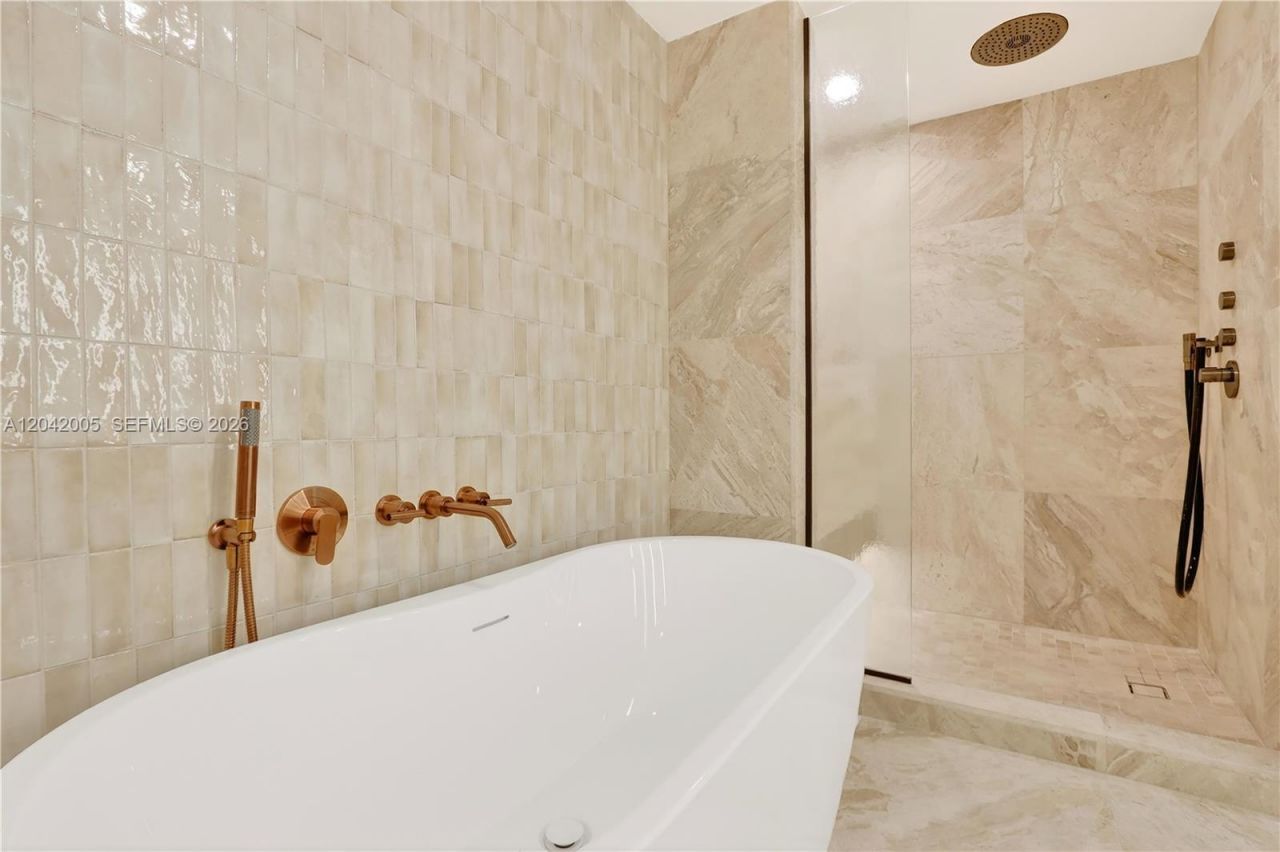 1176 97th St , Unit 703, Bay Harbor Islands, FL 33154 Photo