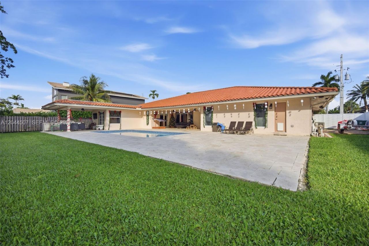 713 Diplomat Pkwy , Hallandale Beach, FL 33009 Photo