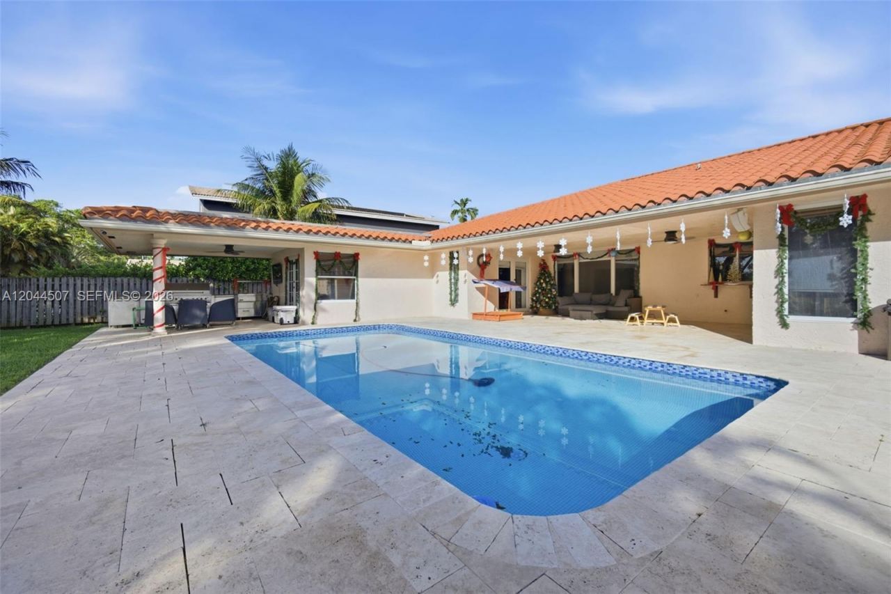 713 Diplomat Pkwy , Hallandale Beach, FL 33009 Photo