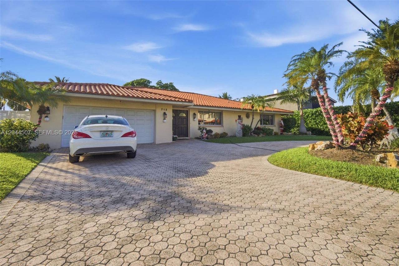 713 Diplomat Pkwy , Hallandale Beach, FL 33009 Photo