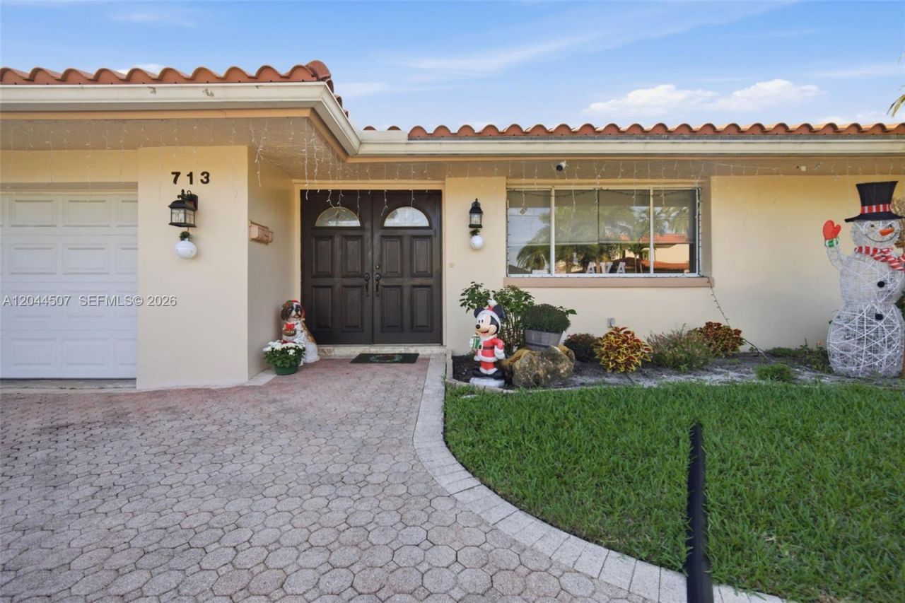 713 Diplomat Pkwy , Hallandale Beach, FL 33009 Photo