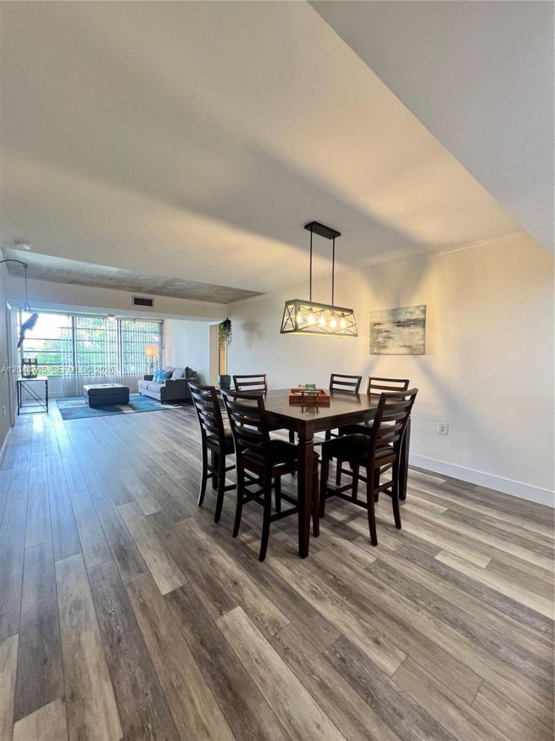 1705 Whitehall Dr, Unit 403, Davie, FL 33324 Photo