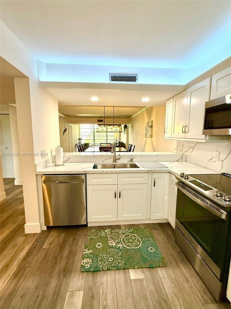 1705 Whitehall Dr, Unit 403, Davie, FL 33324 Photo