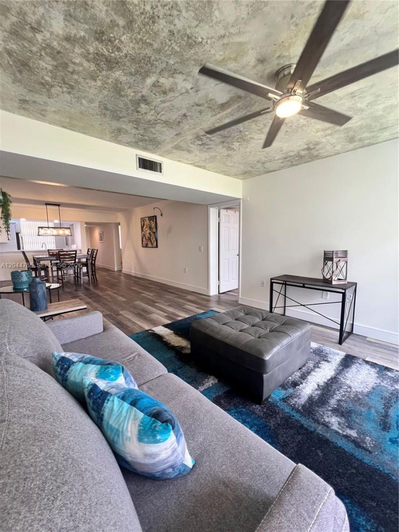 1705 Whitehall Dr, Unit 403, Davie, FL 33324 Photo