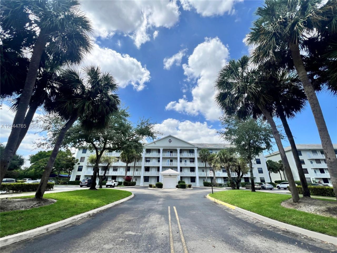 1705 Whitehall Dr, Unit 403, Davie, FL 33324 Photo