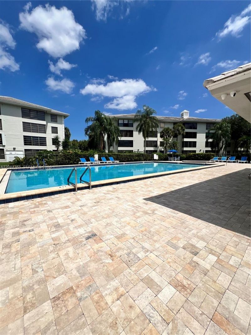 1705 Whitehall Dr, Unit 403, Davie, FL 33324 Photo
