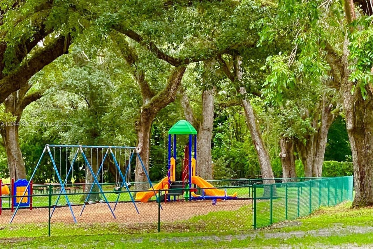 1705 Whitehall Dr, Unit 403, Davie, FL 33324 Photo