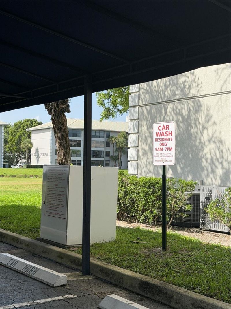 1705 Whitehall Dr, Unit 403, Davie, FL 33324 Photo