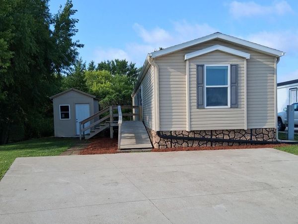 3200 Okoboji Avenue, Unit 137, Milford, IA 51351