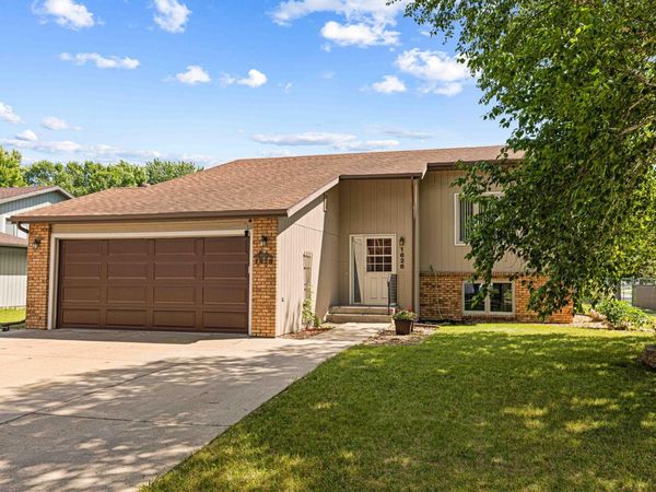 1626 36 1/2 Avenue S, Fargo, ND 58104