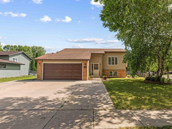 1626 36 1/2 Avenue S, Fargo, ND 58104
