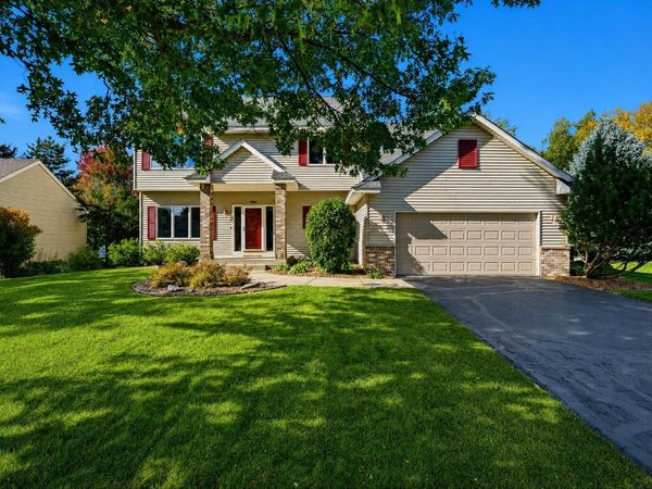 1860 Spinaker Drive, Woodbury, MN 55125