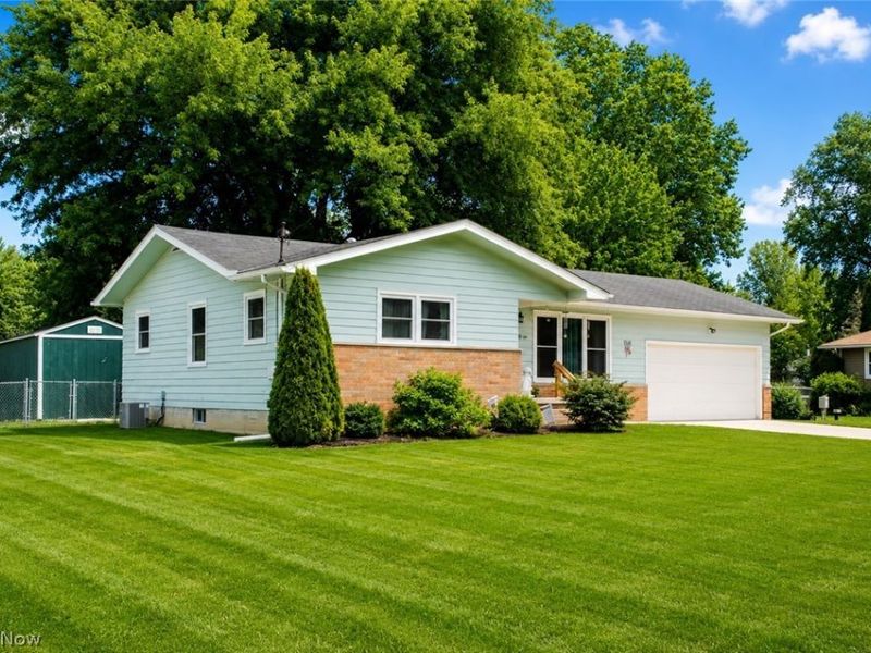 210 Oakdale Drive, South Amherst, OH 44001 Photo 4