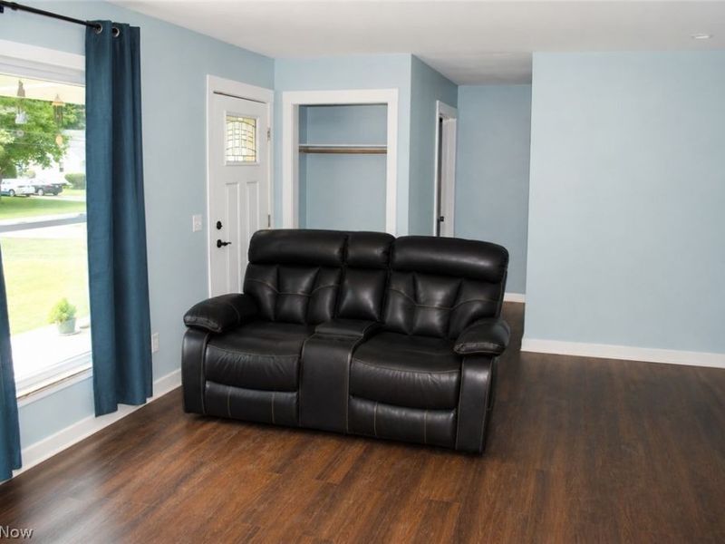 210 Oakdale Drive, South Amherst, OH 44001 Photo 5