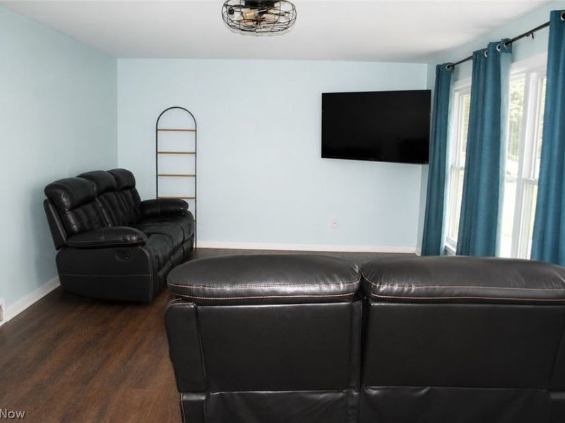 210 Oakdale Drive, South Amherst, OH 44001 Photo 6