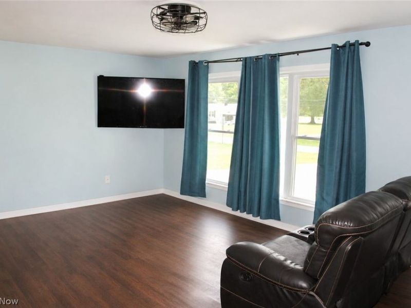 210 Oakdale Drive, South Amherst, OH 44001 Photo 7