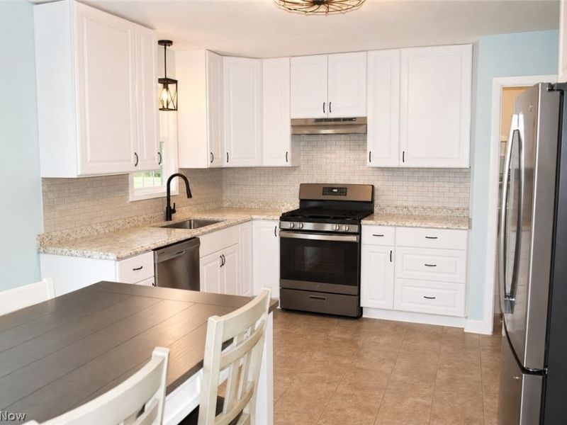 210 Oakdale Drive, South Amherst, OH 44001 Photo 9