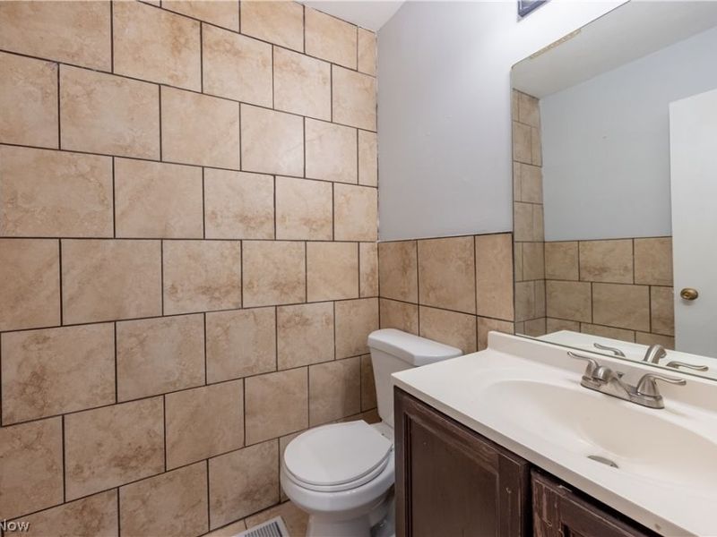 9323 Pratt Avenue, Cleveland, OH 44105 Photo 10