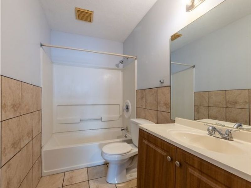 9323 Pratt Avenue, Cleveland, OH 44105 Photo 13