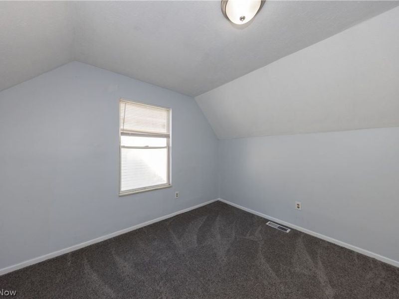 9323 Pratt Avenue, Cleveland, OH 44105 Photo 14