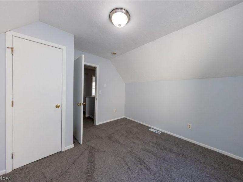 9323 Pratt Avenue, Cleveland, OH 44105 Photo 16