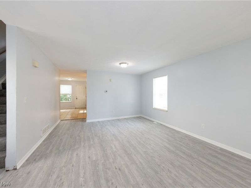 9323 Pratt Avenue, Cleveland, OH 44105 Photo 2