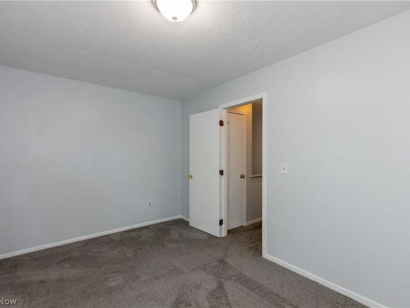 9323 Pratt Avenue, Cleveland, OH 44105 Photo 25