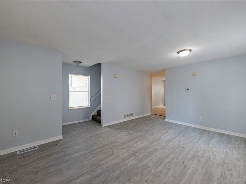 9323 Pratt Avenue, Cleveland, OH 44105 Photo 3