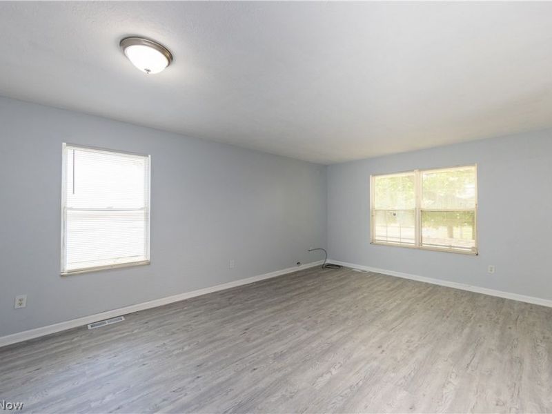 9323 Pratt Avenue, Cleveland, OH 44105 Photo 5